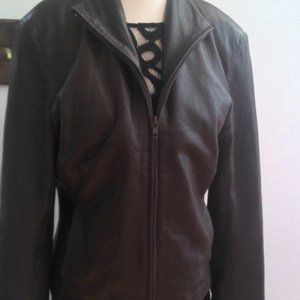EXPRESS WORLD BRAND 100% LEATHER WOMENS SHORT ZIPPERED JACKET SIZE 9/10